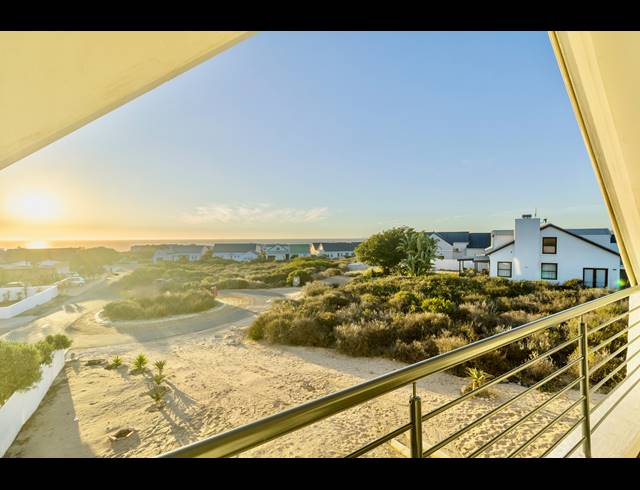 5 BEDROOM HOUSE FOR SALE IN GROTTO BAY